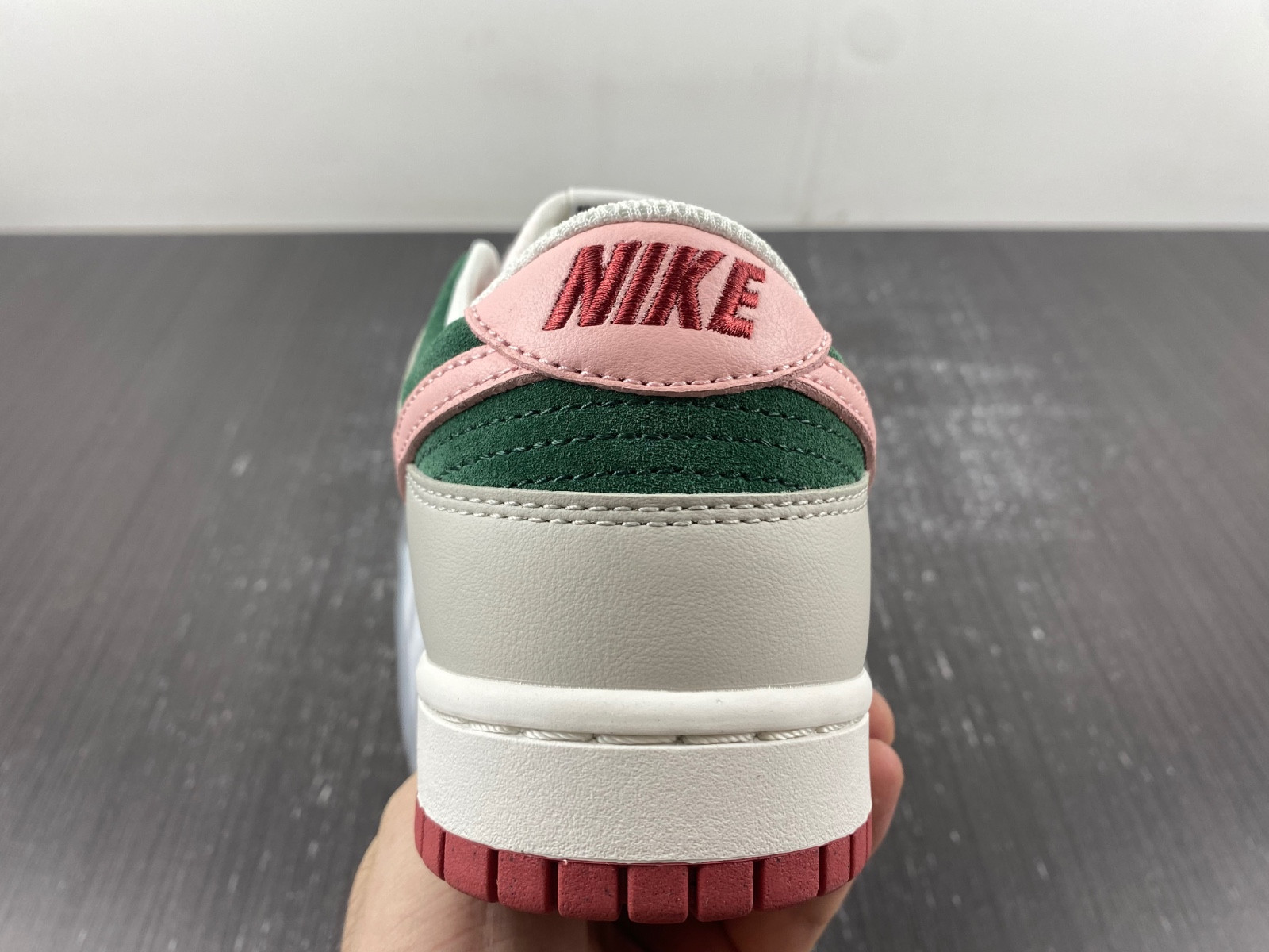 nike dunk low se all petals united fir green (women