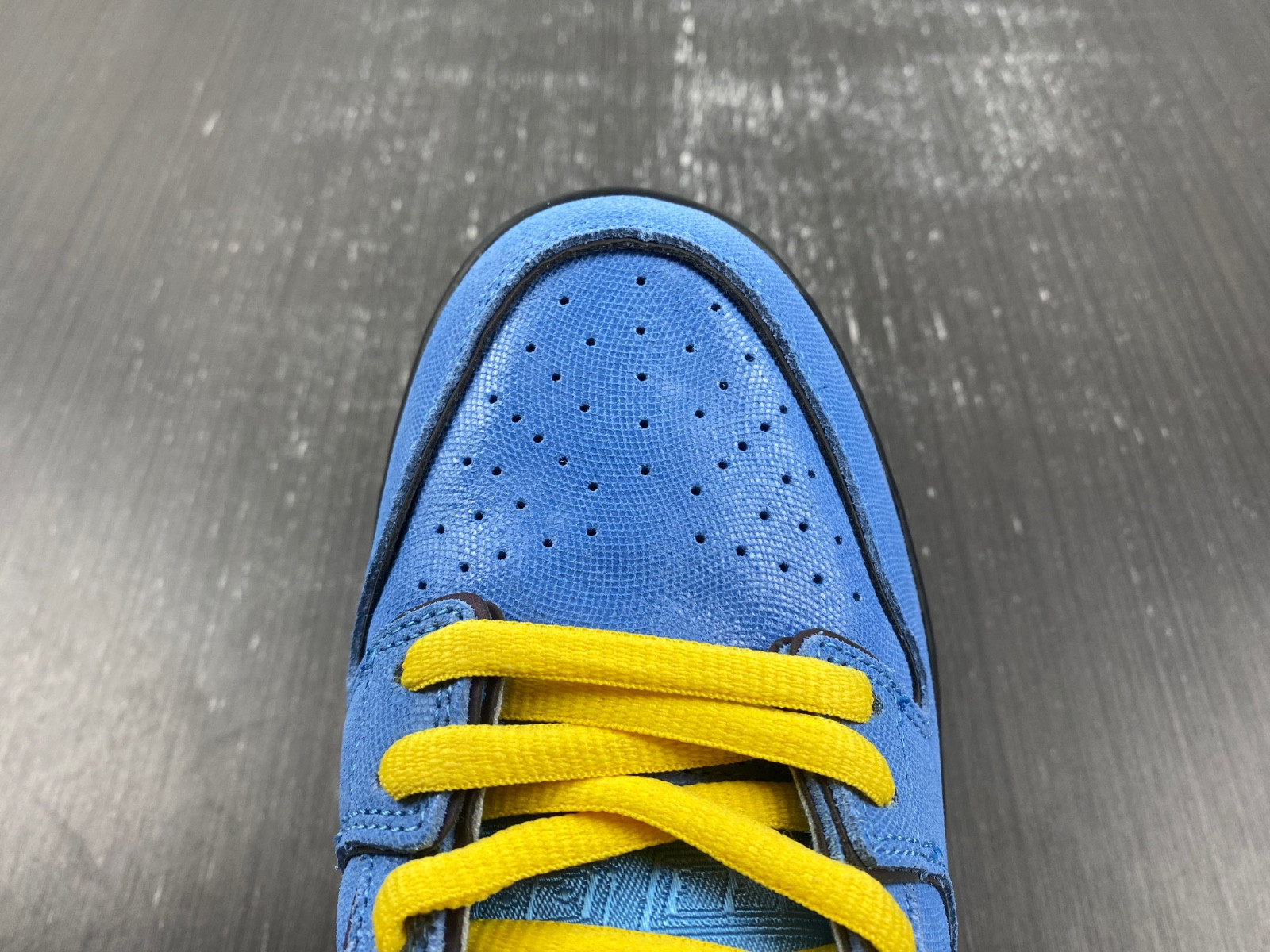 powerpuff girls x nike sb dunk low "bubbles" fz8320-400