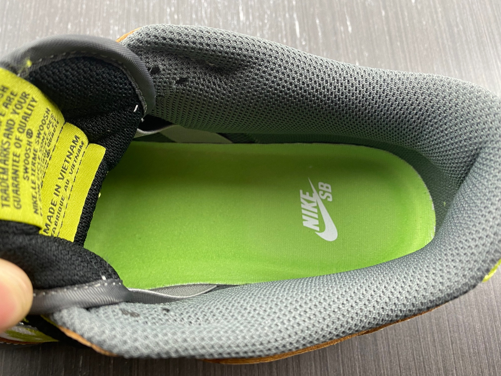 nike sb dunk low huf wait, what!? (friends and family) fd8775-002