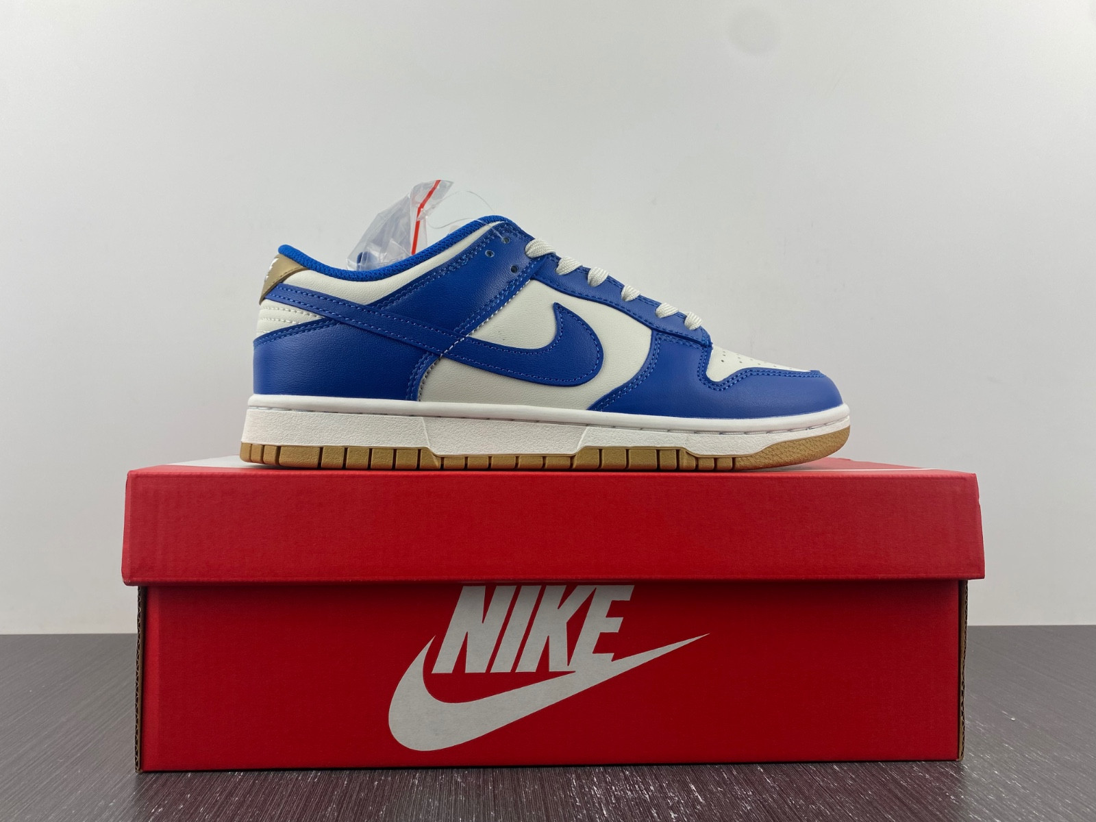 nike dunk low royal blue gold fb7173-141