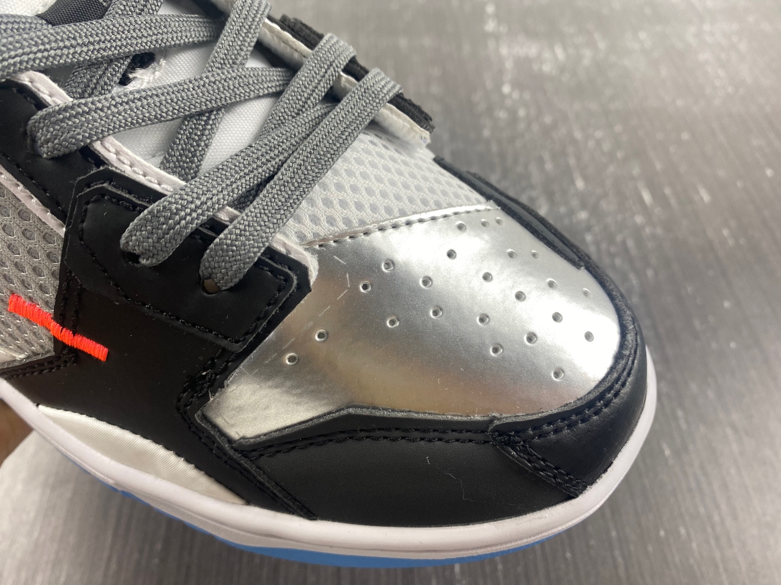 nike dunk low scrap black neutral grey university blue dn5381-001