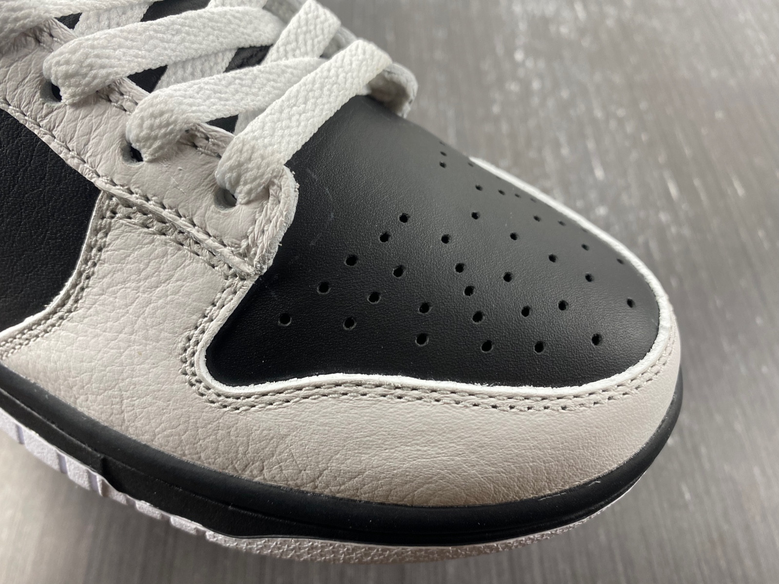 nike dunk low retro reverse panda fd9064-011