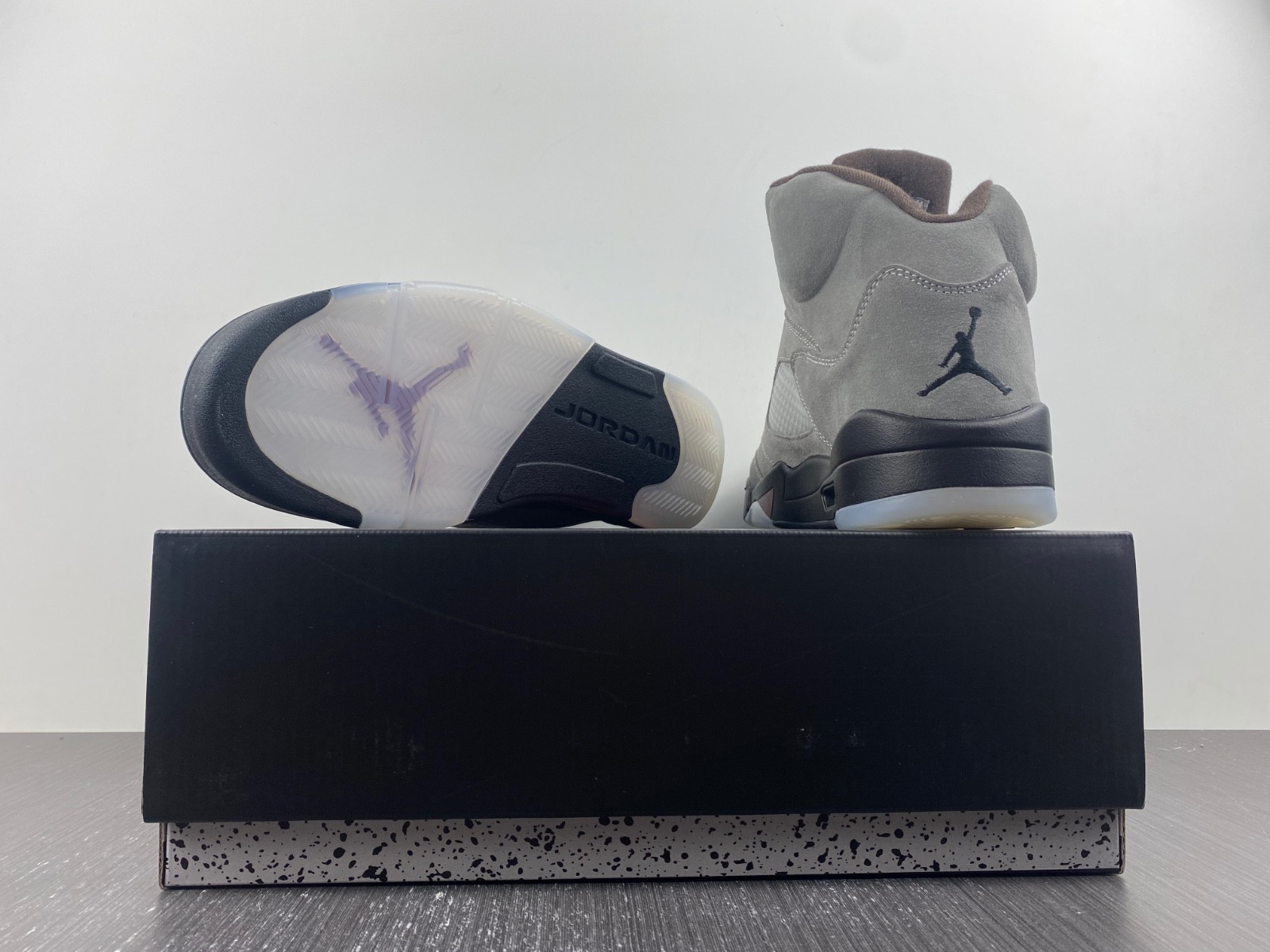 a ma maniére x air jordan 5 light bone fd1330-006