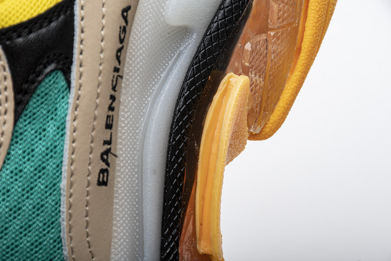 Ba*len*cia*ga triple s