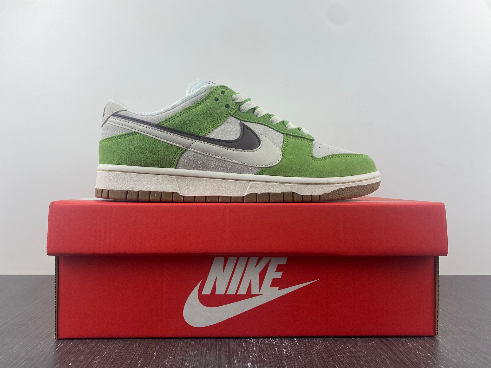 nike dunk low se 85 do9457-1000