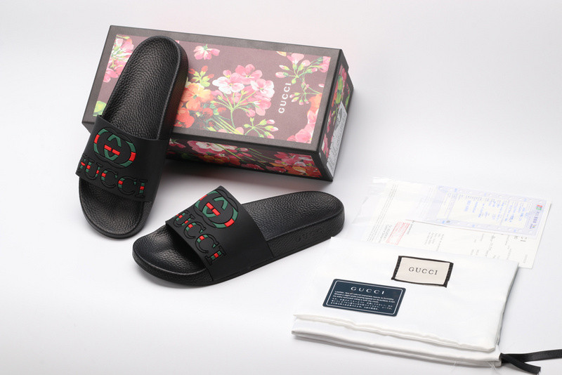 G*u*i slides all black