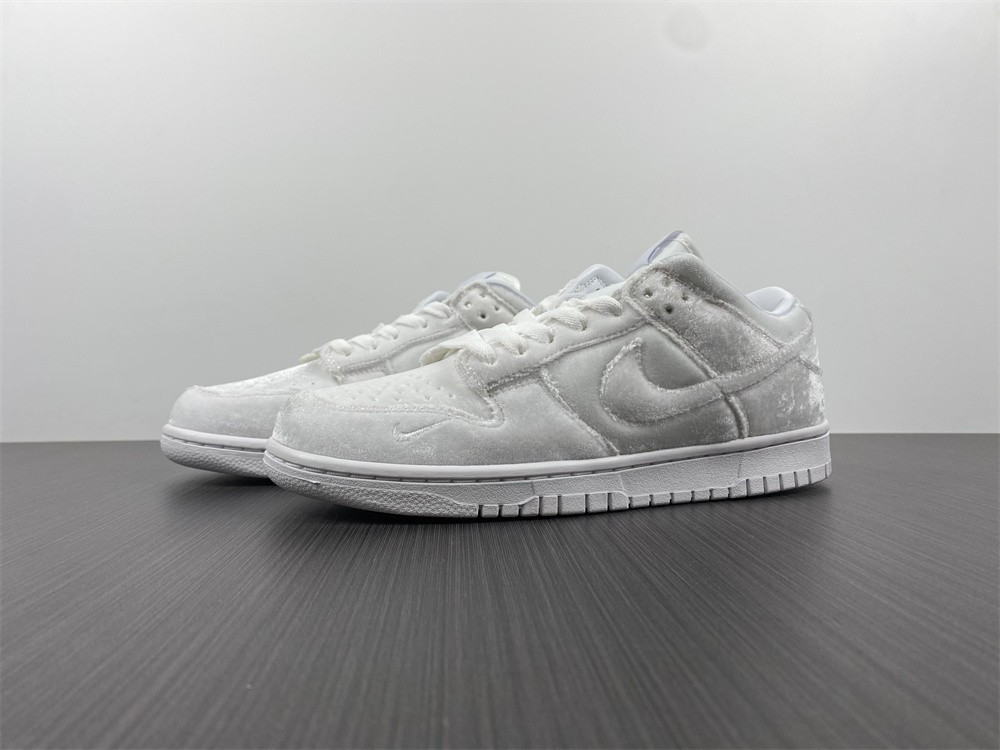 dover street market dsm nike dunk low dh2686-100