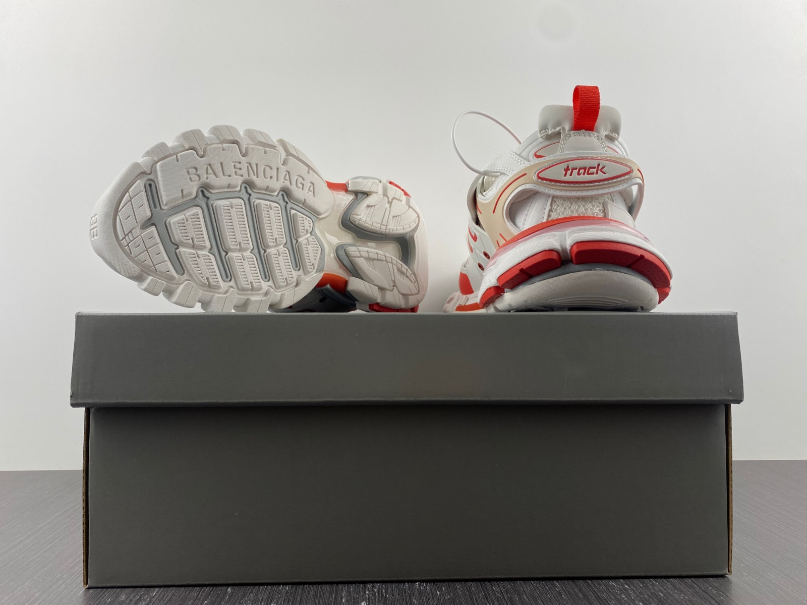 Ba*len*cia*ga track trainers