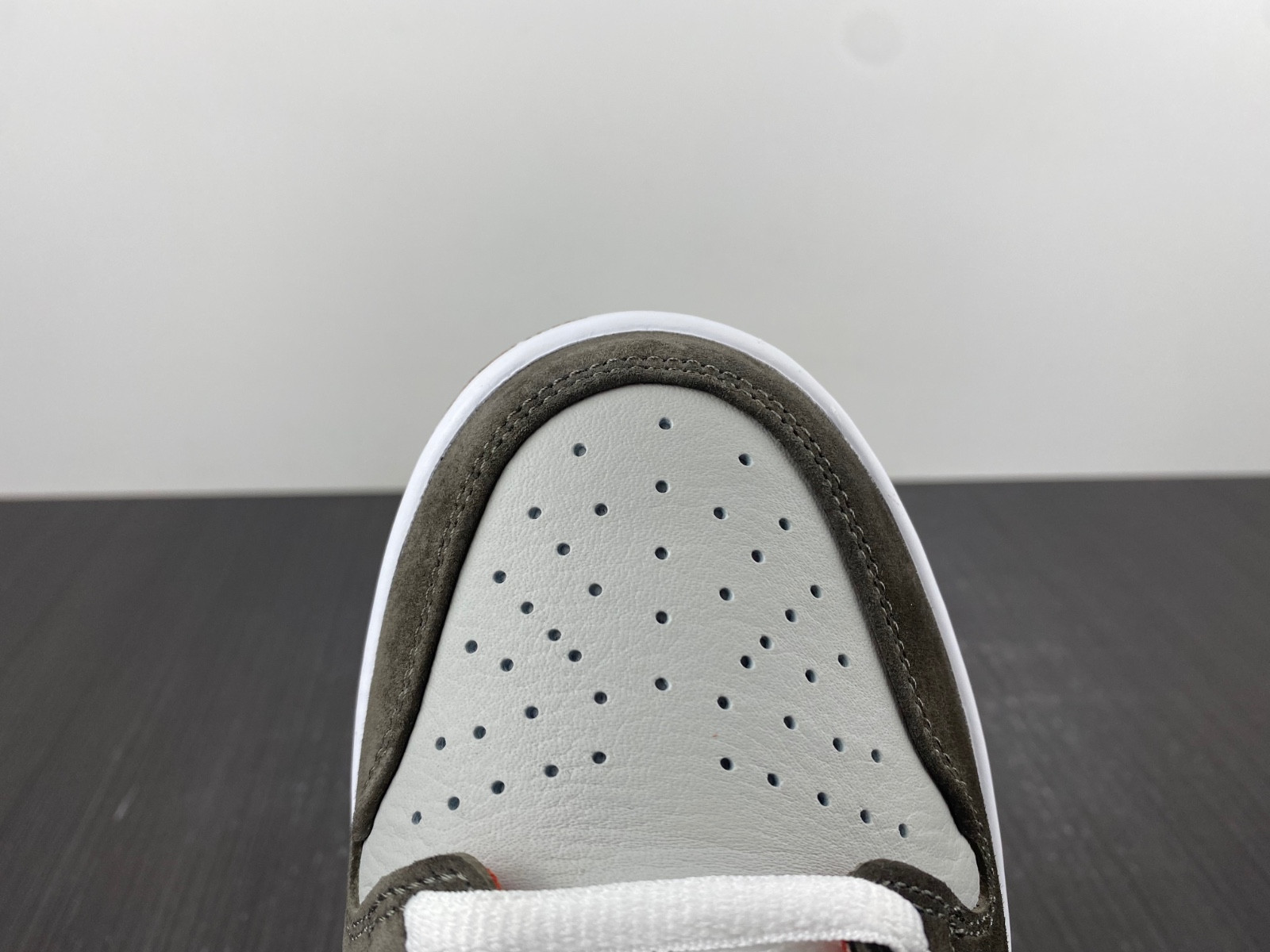 crushed dc nike sb dunk low dh7782-001