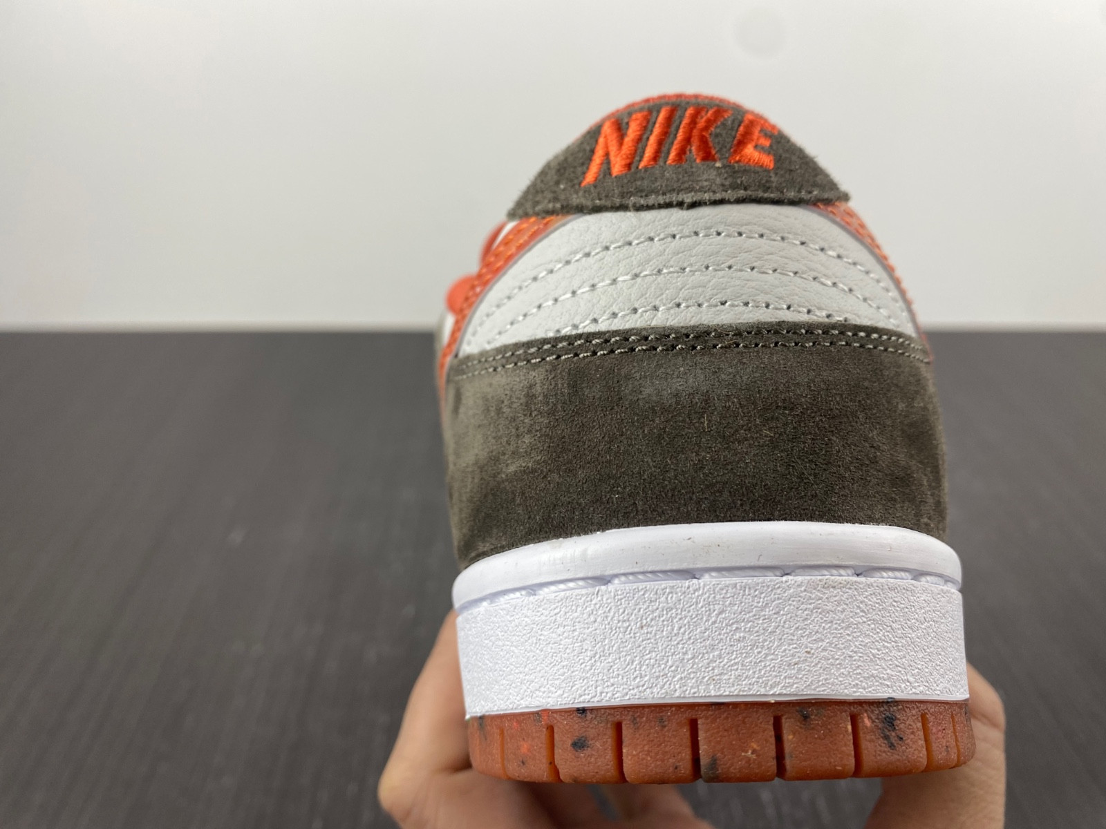 crushed dc nike sb dunk low dh7782-001