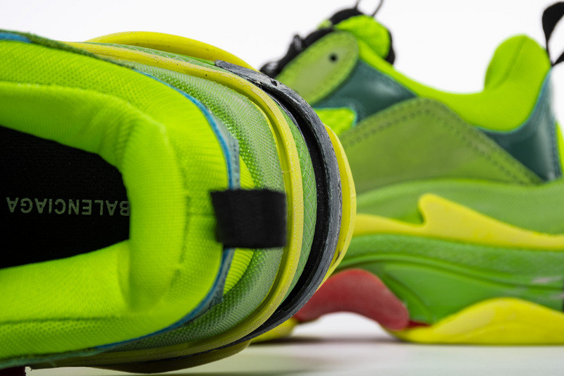 Ba*len*cia*ga triple s 541640w090e7581