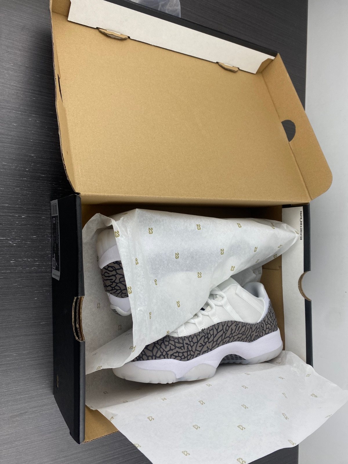 air jordan 11 low elephant print av2187-140