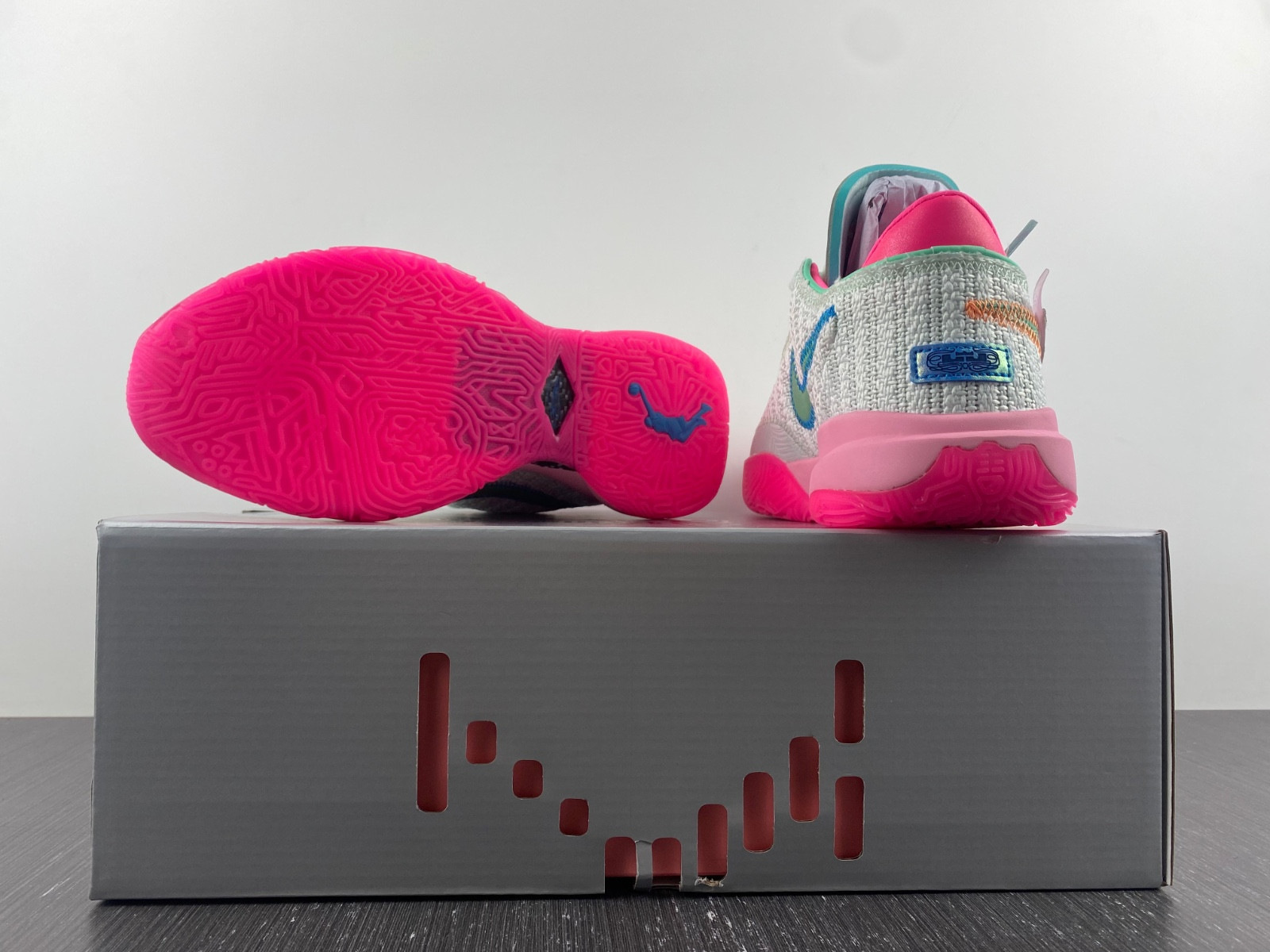 nike lebron 20 lbj20 dj5422-300