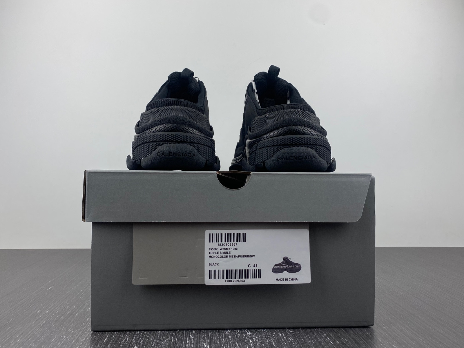 Ba*len*cia*ga triple s