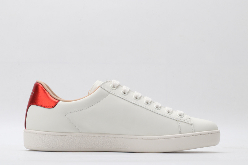 G*u*i ace embroidered low-top sneaker white with cat