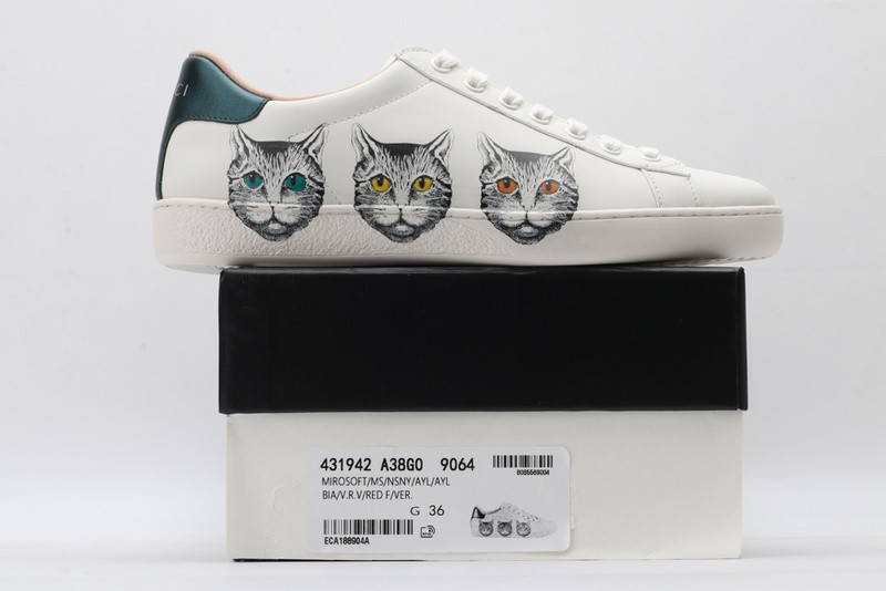 G*u*i ace embroidered low-top sneaker white with cat