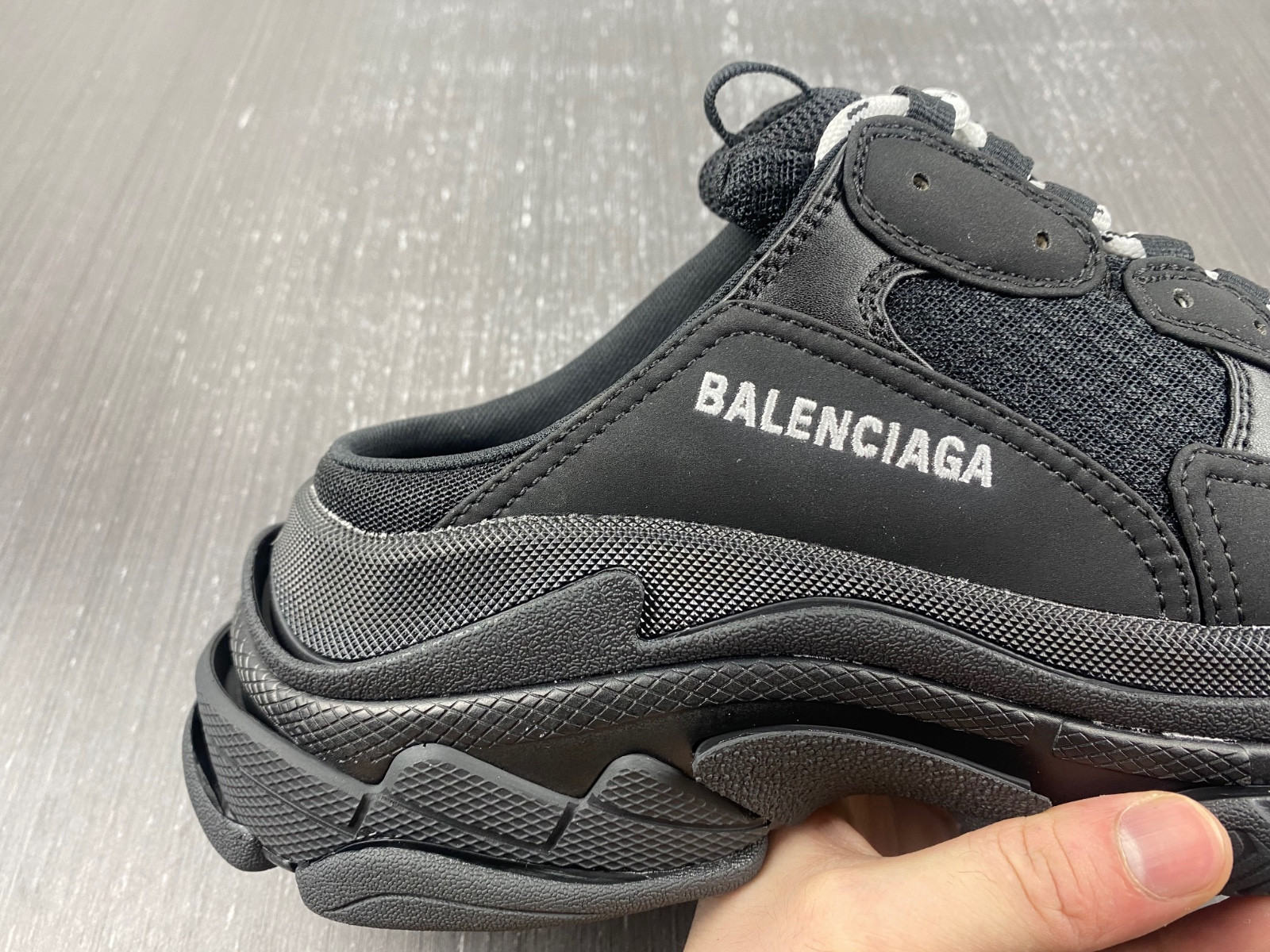 Ba*len*cia*ga triple s