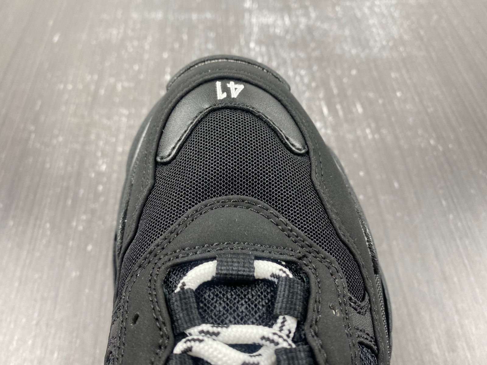 Ba*len*cia*ga triple s