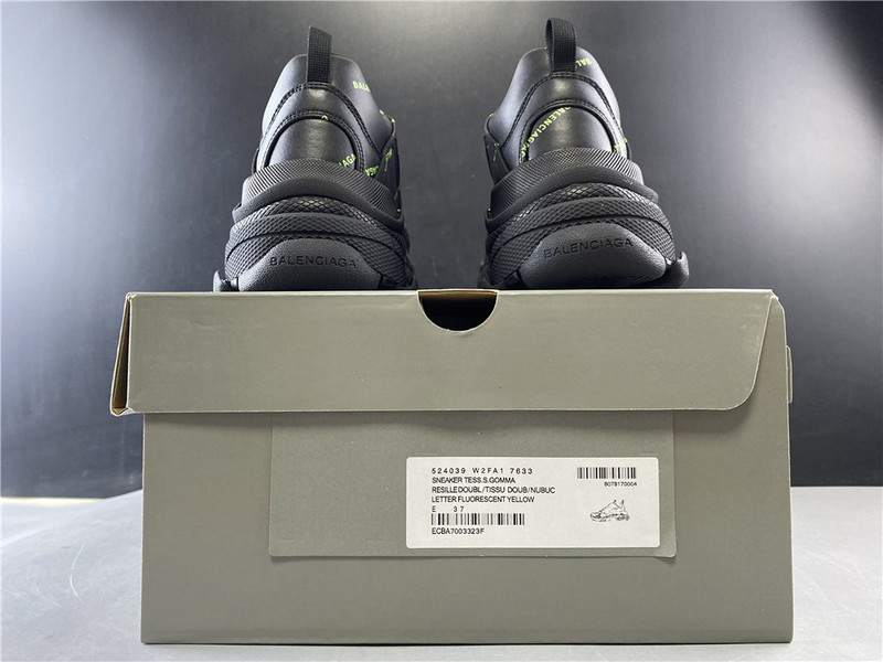 Ba*len*cia*ga triple s