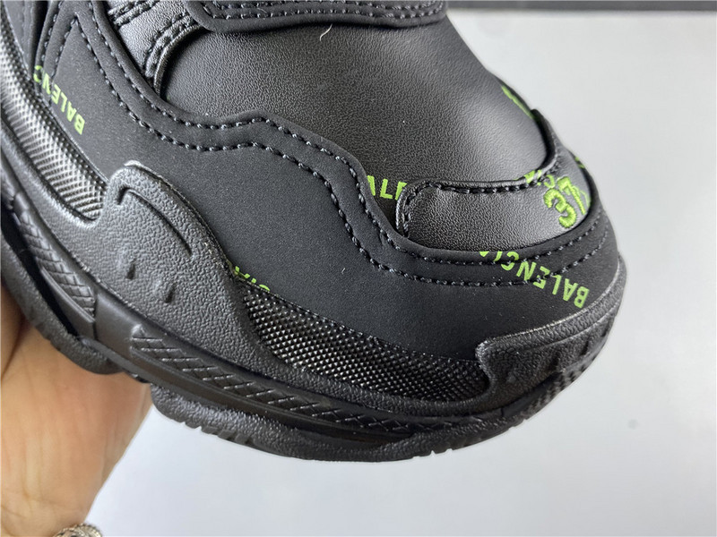 Ba*len*cia*ga triple s