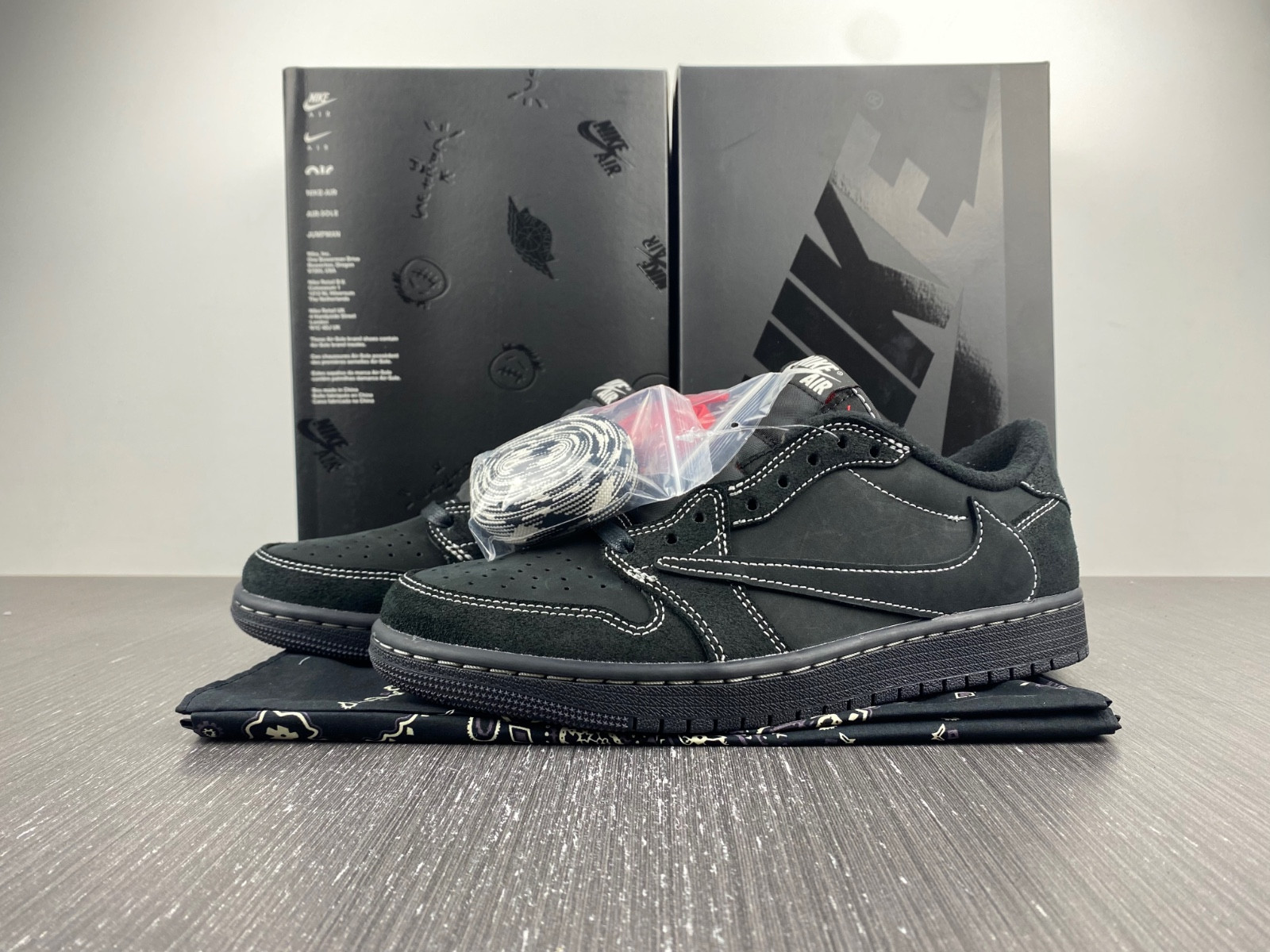 ravis scott x air jordan 1 low “black phanT0m” dm7866-001