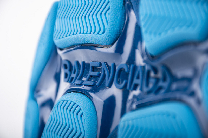 Ba*len*cia*ga triple s trainers