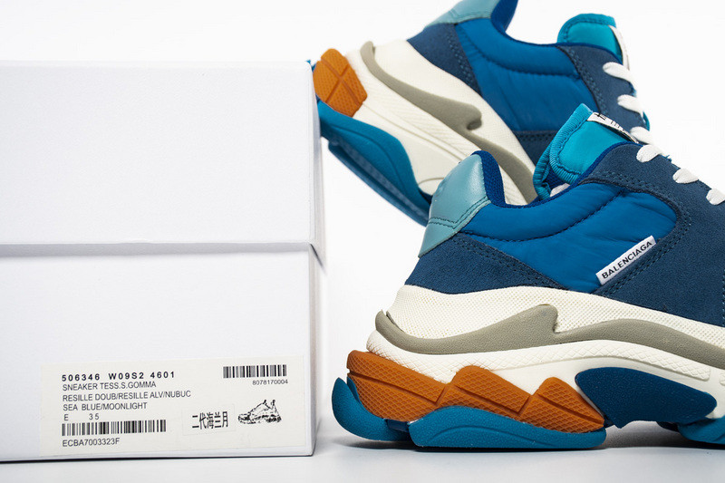 Ba*len*cia*ga triple s trainers