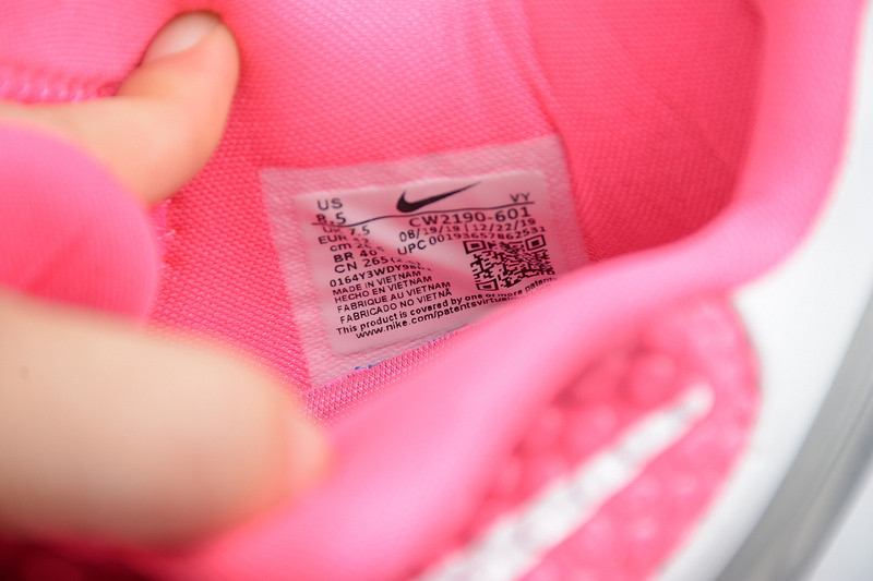 nike zoom kobe 6 think pink pinkfire metallic silver white cw2190-601