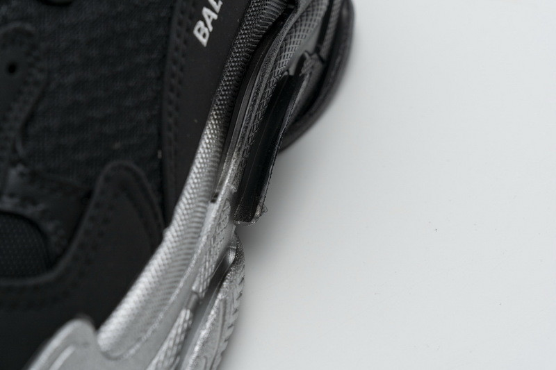 Ba*len*cia*ga triple s