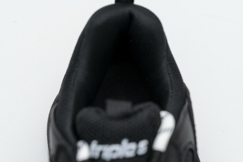 Ba*len*cia*ga triple s