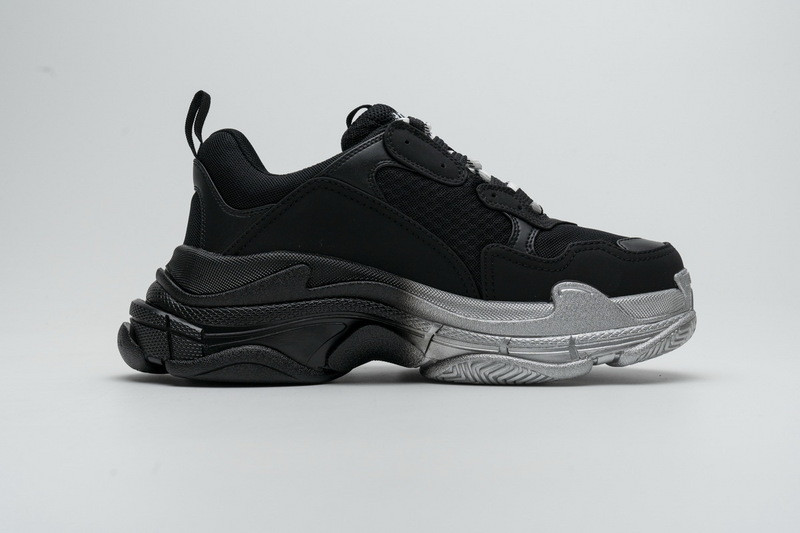 Ba*len*cia*ga triple s