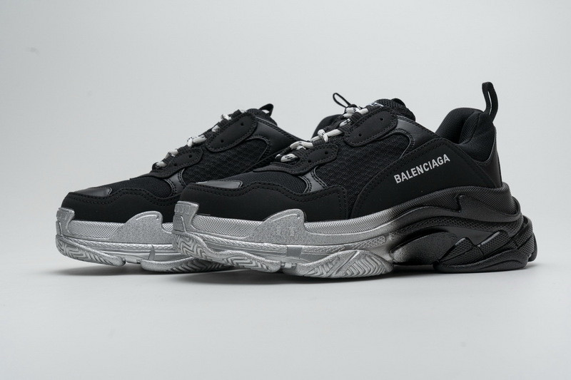 Ba*len*cia*ga triple s