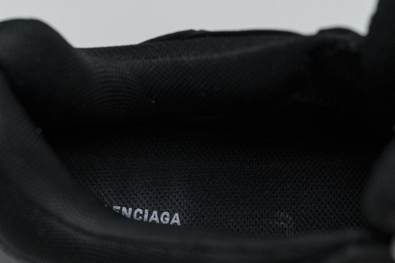 Ba*len*cia*ga triple s