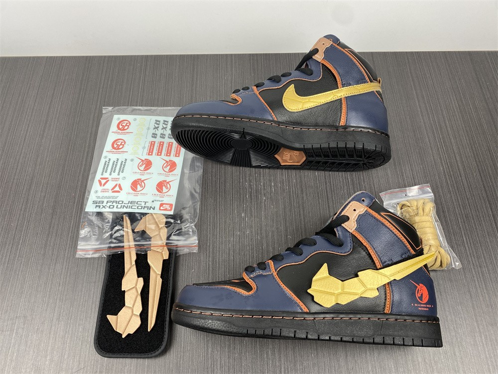 gundam x nike sb dunk high "banshee" dh7717-400