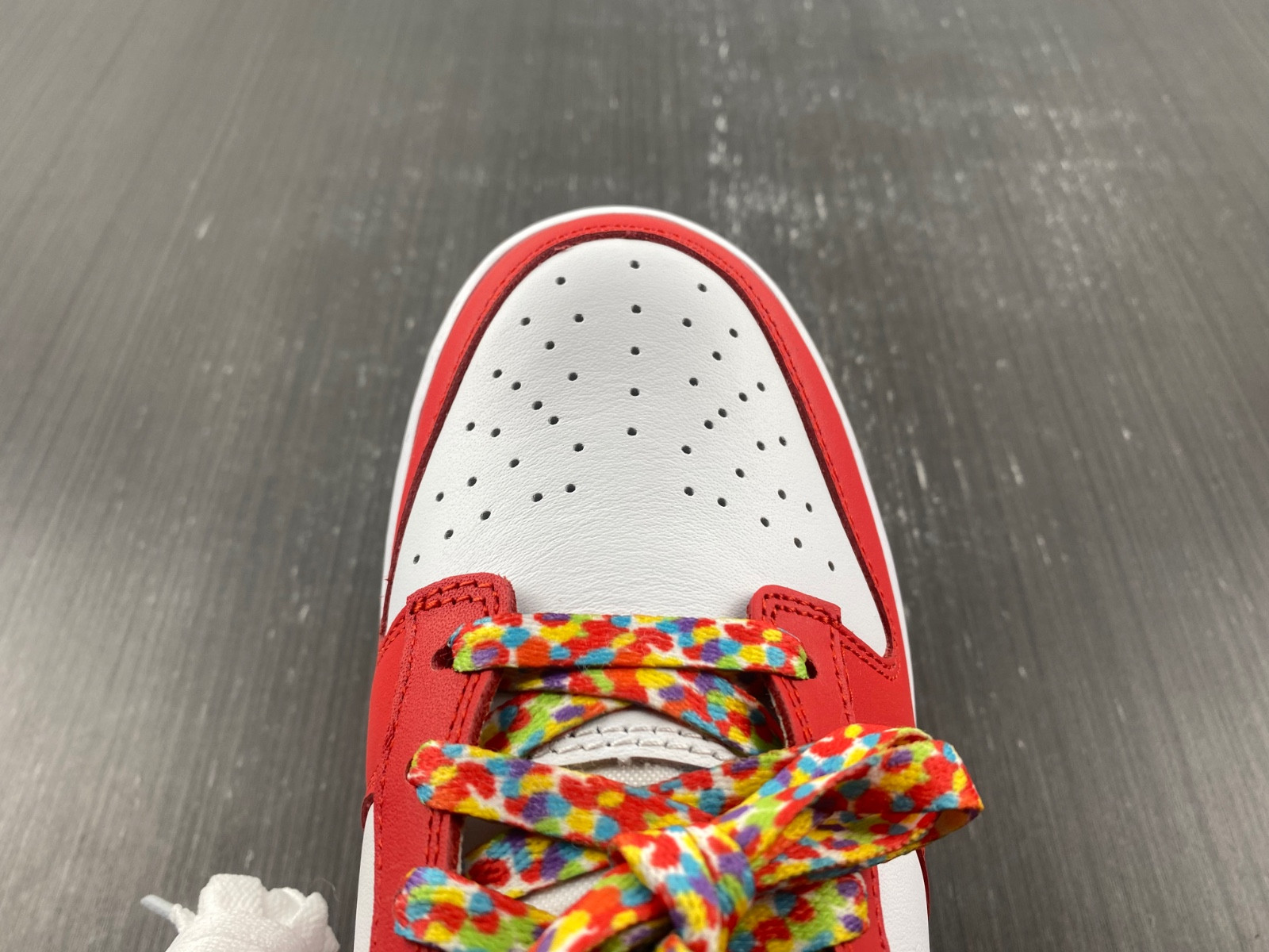 nike dunk low qs lebron james fruity pebbles dh8009-600