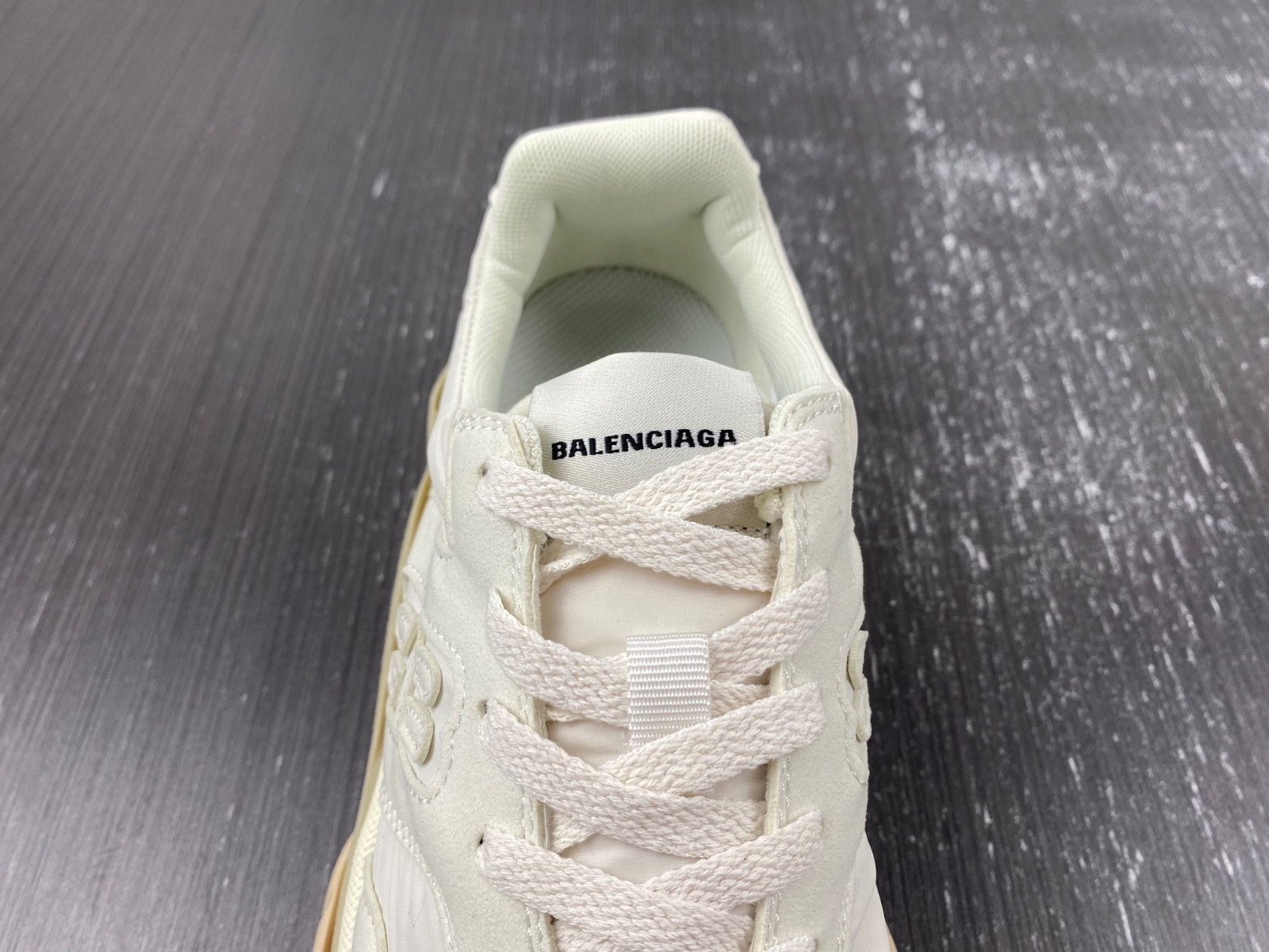 Ba*len*cia*ga triple s