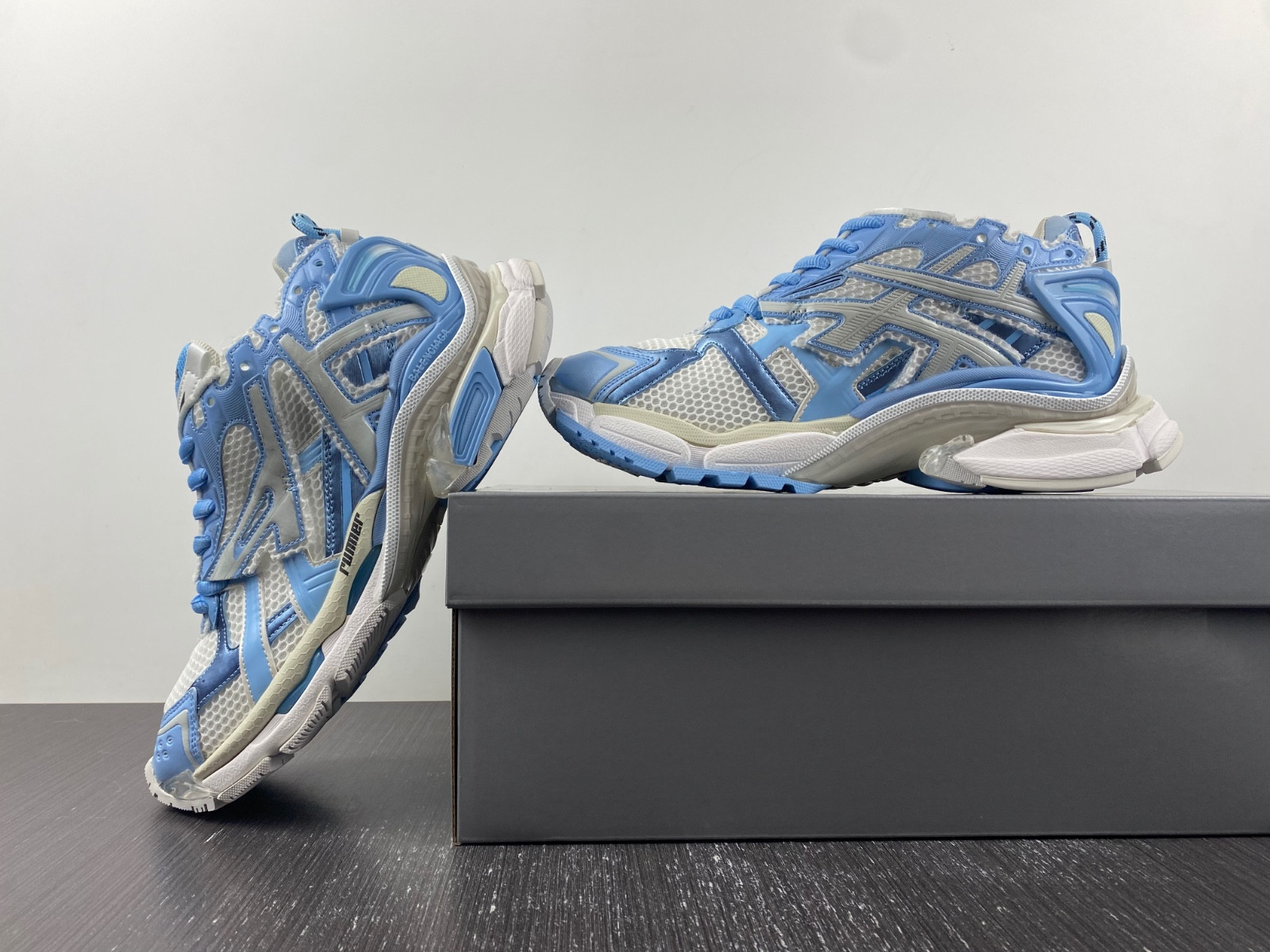 Ba*len*cia*ga runner sneaker