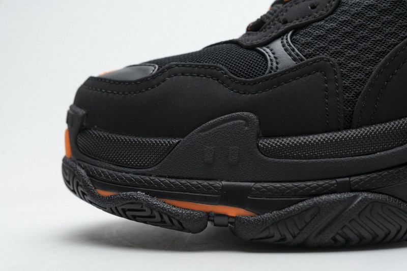 Ba*len*cia*ga triple s