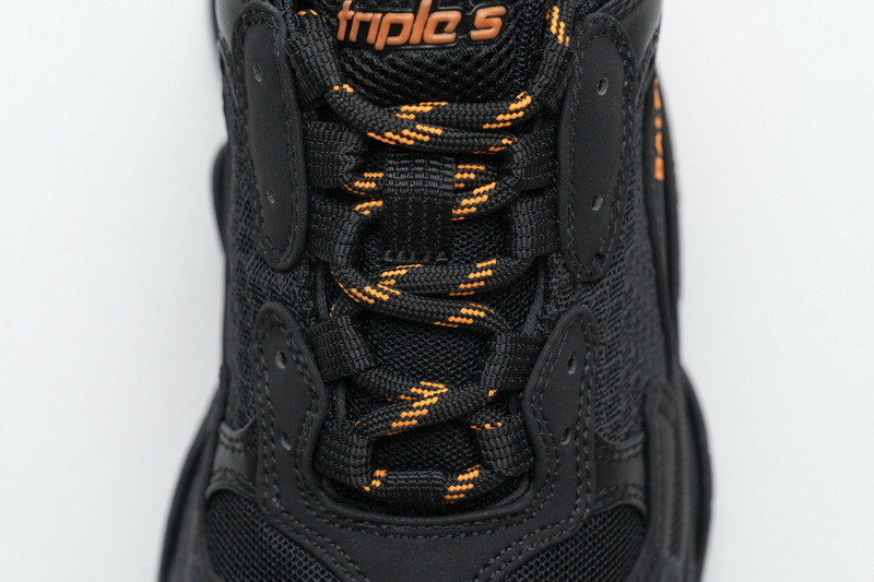 Ba*len*cia*ga triple s