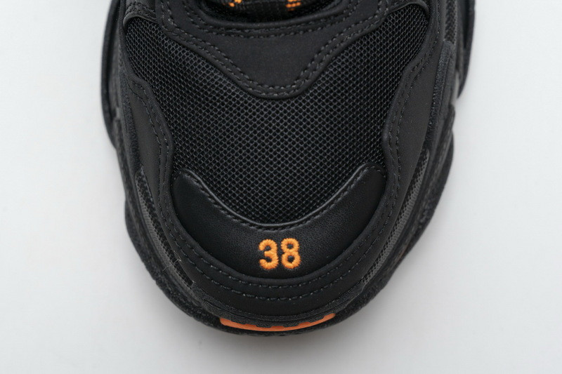 Ba*len*cia*ga triple s