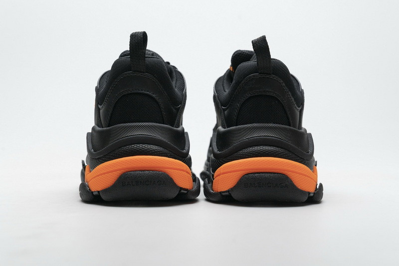 Ba*len*cia*ga triple s