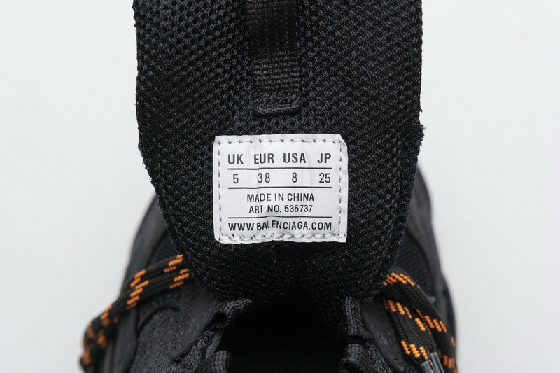 Ba*len*cia*ga triple s