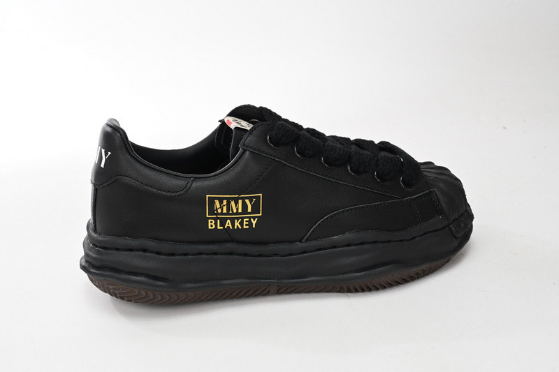 mmy sneaker 0032