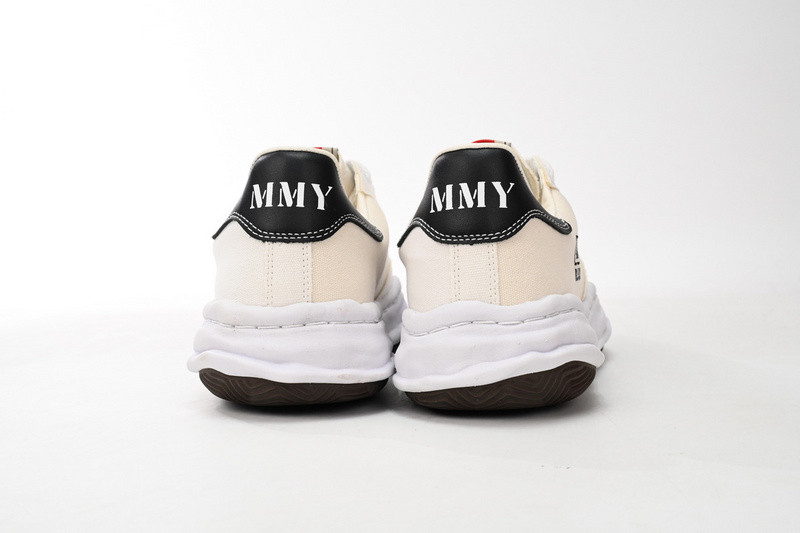 mmy sneaker 0031