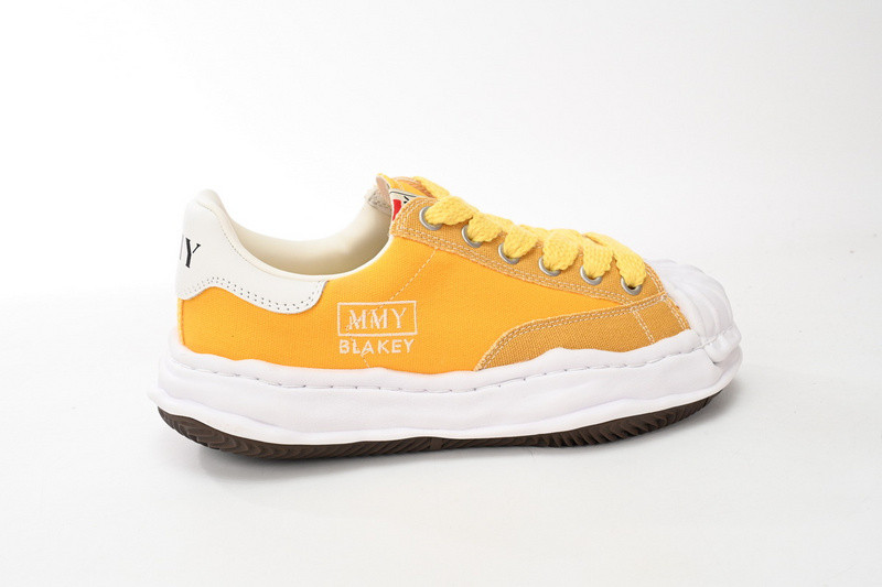 mmy sneaker 0033