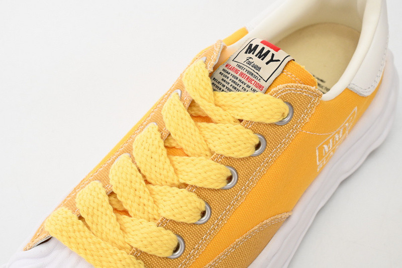 mmy sneaker 0033