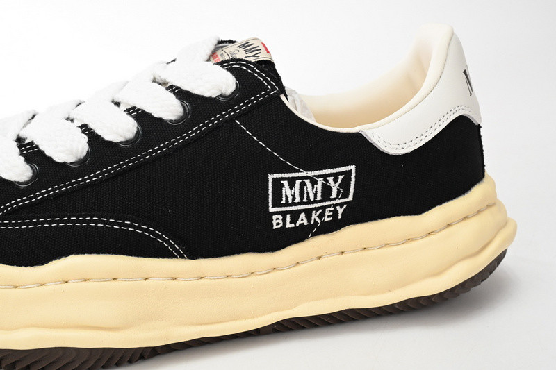 mmy sneaker 0037