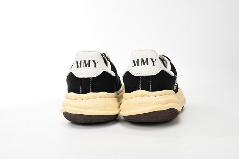 mmy sneaker 0037