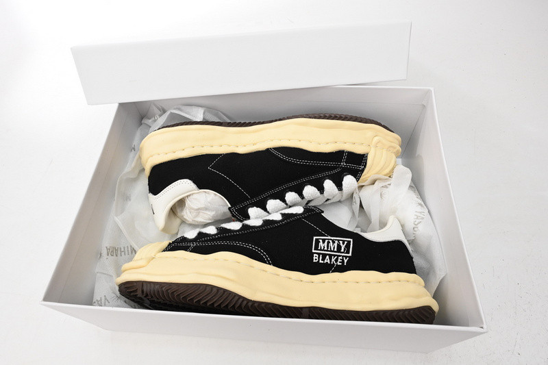 mmy sneaker 0037