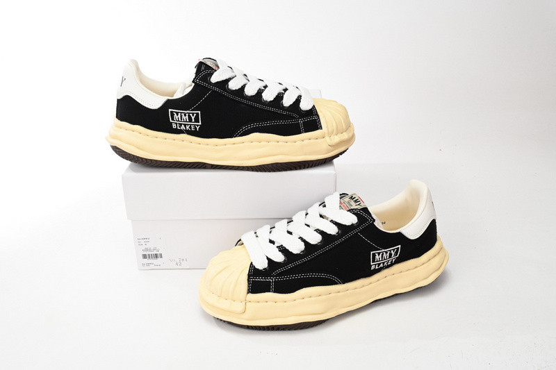mmy sneaker 0037